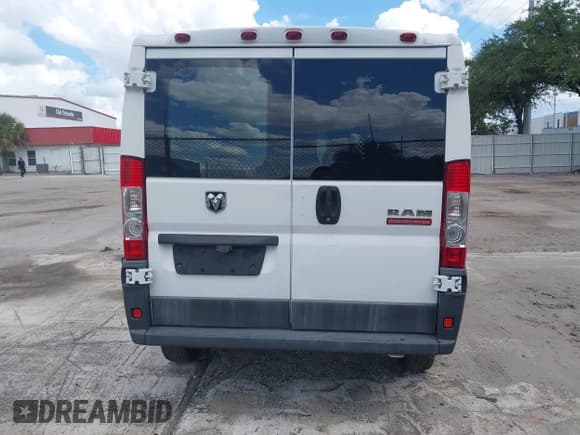 ✅ 2016 Ram ProMaster Cargo • VIN: 3C6TRVAGXGE117895 • Lot: 43241446. Wystawiony na IAAI z przebiegiem 250 374 mil. Bezpłatny archiwum sprzedaży aukcyjnych z USA i szczegółowy raport historii pojazdu na DreamBid. Zdjęcie 16.