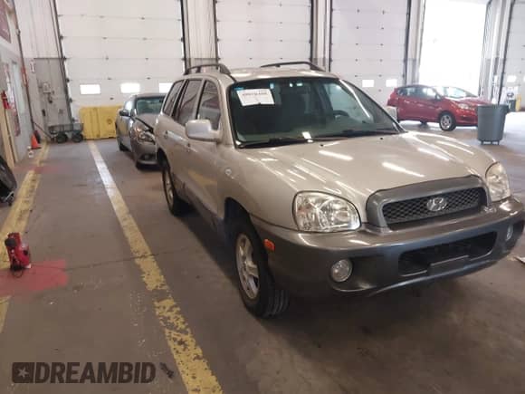 2004 Hyundai Santa Fe GLS с VIN KM8SC73EX4U813050, выставлен на аукционе IAAI как лот 40670488 с пробегом 234 125 миль миль и . История ставок и продаж доступна на DreamBid. Изображение 1.