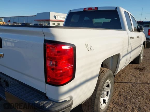 ✅ 2018 Chevrolet Silverado 1500 Work Truck • VIN: 1GCRCNEH9JZ347947 • Lot: 43656067. Wystawiony na IAAI z przebiegiem 44 355 mil. Bezpłatny archiwum sprzedaży aukcyjnych z USA i szczegółowy raport historii pojazdu na DreamBid. Zdjęcie 6.