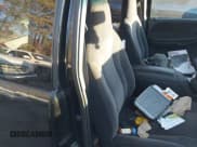 ✅ 2000 Dodge Dakota Sport • VIN: 1B7GG22N3YS697498 • Lot: 40923958. Wystawiony na IAAI z przebiegiem Nie podano. Bezpłatny archiwum sprzedaży aukcyjnych z USA i szczegółowy raport historii pojazdu na DreamBid. Zdjęcie 8.