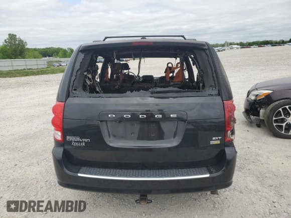 ✅ 2018 Dodge Grand Caravan SXT • VIN: 2C4RDGCG4JR265766 • Lot: 57769375. Wystawiony na Copart z przebiegiem Nie podano. Bezpłatny archiwum sprzedaży aukcyjnych z USA i szczegółowy raport historii pojazdu na DreamBid. Zdjęcie 6.