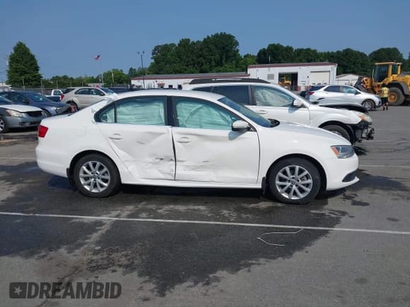 ✅ 2013 Volkswagen Jetta SE • VIN: 3VWDP7AJ2DM421232 • Lot: 42377946. Wystawiony na IAAI z przebiegiem 160 796 mil. Bezpłatny archiwum sprzedaży aukcyjnych z USA i szczegółowy raport historii pojazdu na DreamBid. Zdjęcie 13.