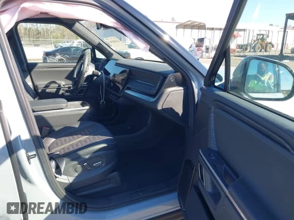 ✅ 2024 Rivian R1T Adventure • VIN: 7FCTGAAA5RN033799 • Лот: 41606562. Опубликован ранее на IAAI с пробегом 9 449 миль. Бесплатный доступ к архиву аукционных продаж из США и подробный отчёт об истории автомобиля на DreamBid. Изображение 5.