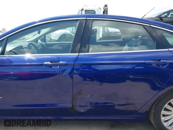 ✅ 2016 Ford Fusion SE Luxury • VIN: 3FA6P0PU5GR172295 • Lot: 43189254. Wystawiony na IAAI z przebiegiem 117 285 mil. Bezpłatny archiwum sprzedaży aukcyjnych z USA i szczegółowy raport historii pojazdu na DreamBid. Zdjęcie 6.