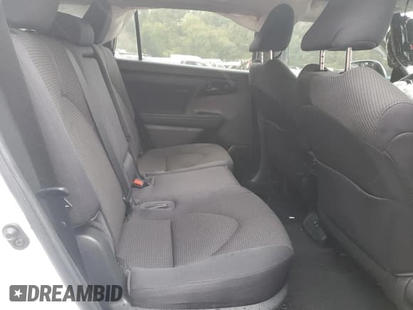 ✅ 2022 Toyota Highlander LE • VIN: 5TDBZRBH5NS244009 • Lot: 86196275. Wystawiony na Copart z przebiegiem 54 882 mil. Bezpłatny archiwum sprzedaży aukcyjnych z USA i szczegółowy raport historii pojazdu na DreamBid. Zdjęcie 11.