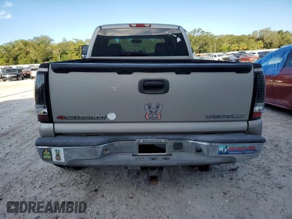 ✅ 2004 Chevrolet Silverado 1500 Z71 • VIN: 1GCEK19T44E166632 • Лот: 76196444. Опубликован ранее на Copart с пробегом 188 968 миль. Бесплатный доступ к архиву аукционных продаж из США и подробный отчёт об истории автомобиля на DreamBid. Изображение 6.