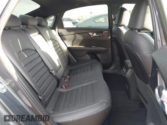 ✅ 2023 Kia Forte GT-Line • VIN: 3KPF54ADXPE560565 • Lot: 43486529. Wystawiony na IAAI z przebiegiem 17 398 mil. Bezpłatny archiwum sprzedaży aukcyjnych z USA i szczegółowy raport historii pojazdu na DreamBid. Zdjęcie 8.