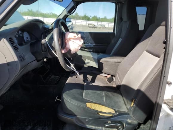 ✅ 2005 Ford Ranger XLT • VIN: 1FTYR44E75PA51001 • Lot: 49410335. Wystawiony na Copart z przebiegiem 163 511 mil. Bezpłatny archiwum sprzedaży aukcyjnych z USA i szczegółowy raport historii pojazdu na DreamBid. Zdjęcie 7.