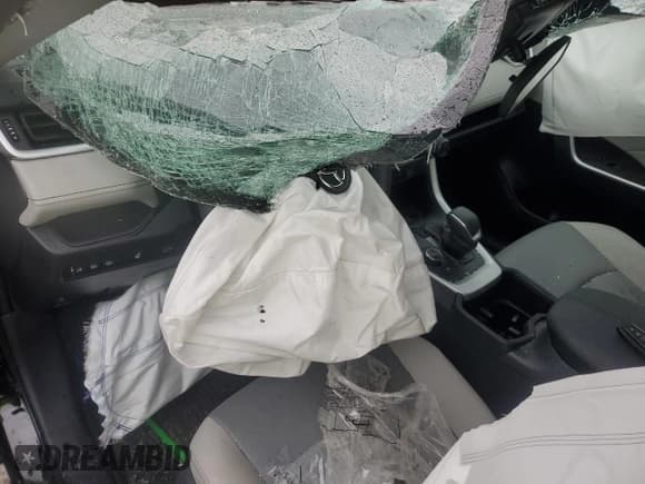 ✅ 2024 Toyota RAV4 Hybrid XLE Premium • VIN: 4T3B6RFVXRU173774 • Lot: 57258085. Listed on Copart with Not provided. Free auction sales archive from the USA and detailed vehicle history report at DreamBid. Image 8.