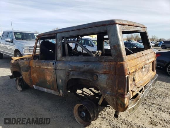 ✅ 1969 Ford Bronco • VIN: U15GLF78758 • Lot: 47116955. Wystawiony na Copart z przebiegiem Nie podano. Bezpłatny archiwum sprzedaży aukcyjnych z USA i szczegółowy raport historii pojazdu na DreamBid. Zdjęcie 2.