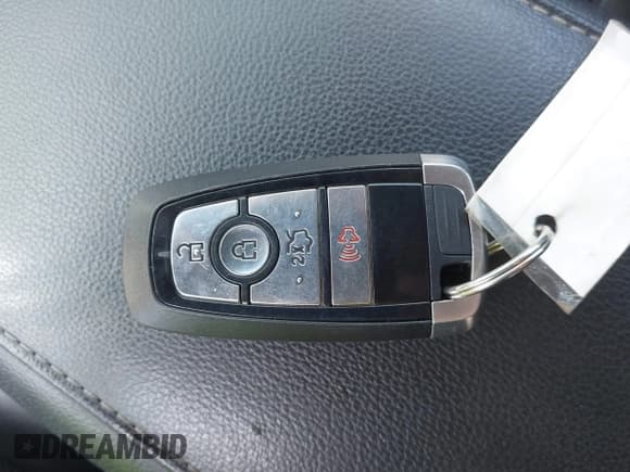 ✅ 2017 Ford Fusion Hybrid SE • VIN: 3FA6P0LU6HR254673 • Lot: 42912247. Wystawiony na IAAI z przebiegiem 169 806 mil. Bezpłatny archiwum sprzedaży aukcyjnych z USA i szczegółowy raport historii pojazdu na DreamBid. Zdjęcie 11.