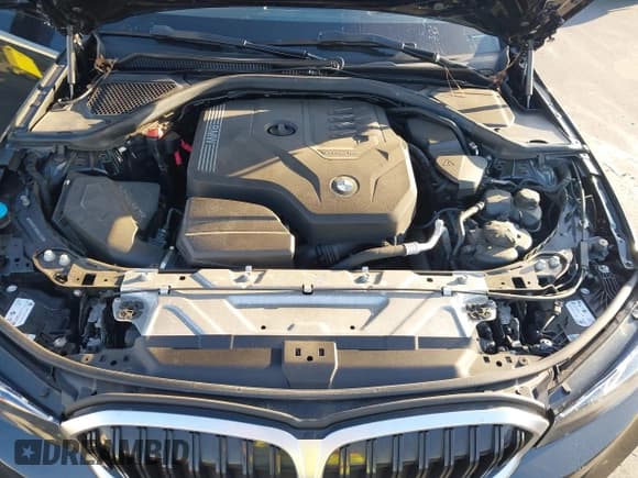 ✅ 2023 BMW 3 Series 330i • VIN: 3MW69FF08P8D42058 • Lot: 43630066. Listed on IAAI with 33,487 mi. Free auction sales archive from the USA and detailed vehicle history report at DreamBid. Image 10.