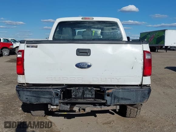 ✅ 2011 Ford F-250 XL • VIN: 1FT7W2B66BEC77025 • Lot: 42032214. Listed on IAAI with 118,101 mi. Free auction sales archive from the USA and detailed vehicle history report at DreamBid. Image 17.
