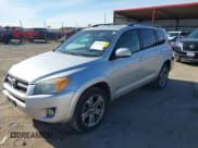 ✅ 2012 Toyota RAV4 Sport • VIN: JTMRF4DV9C5050633 • Лот: 43581051. Опубликован ранее на IAAI с пробегом 182 022 миль. Бесплатный доступ к архиву аукционных продаж из США и подробный отчёт об истории автомобиля на DreamBid. Изображение 17.