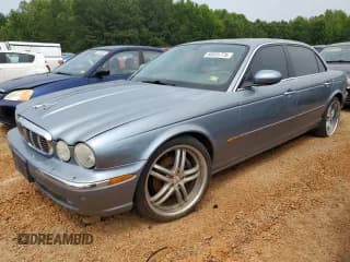 ✅ 2005 Jaguar XJ 8 LWB • VIN: SAJWA79C45SG39608 • Лот: 60025775. Опубликован ранее на Copart с пробегом 171 428 миль. Бесплатный доступ к архиву аукционных продаж из США и подробный отчёт об истории автомобиля на DreamBid. Изображение 1.