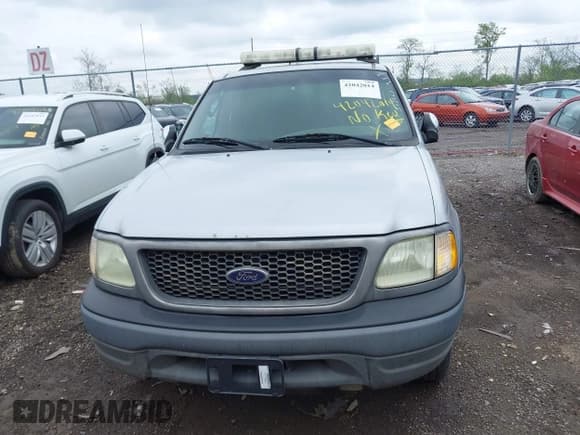 ✅ 2002 Ford F-150 XL • VIN: 1FTRX18L52NB18963 • Lot: 42042014. Wystawiony na IAAI z przebiegiem 229 262 mil. Bezpłatny archiwum sprzedaży aukcyjnych z USA i szczegółowy raport historii pojazdu na DreamBid. Zdjęcie 12.