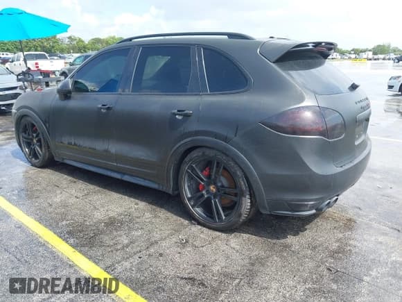 ✅ 2014 Porsche Cayenne GTS • VIN: WP1AD2A28ELA74131 • Lot: 42829362. Wystawiony na IAAI z przebiegiem Nie podano. Bezpłatny archiwum sprzedaży aukcyjnych z USA i szczegółowy raport historii pojazdu na DreamBid. Zdjęcie 3.