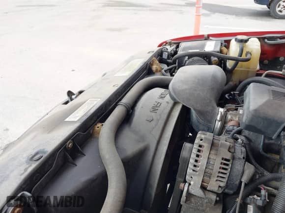 ✅ 2000 Chevrolet Silverado 2500 LS • VIN: 1GCGK29U3YE159782 • Lot: 42568821. Wystawiony na IAAI z przebiegiem 172 387 mil. Bezpłatny archiwum sprzedaży aukcyjnych z USA i szczegółowy raport historii pojazdu na DreamBid. Zdjęcie 13.