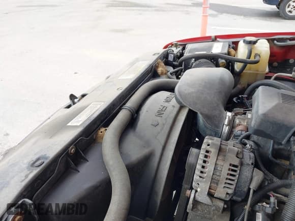 ✅ 2000 Chevrolet Silverado 2500 LS • VIN: 1GCGK29U3YE159782 • Lot: 42568821. Listed on IAAI with 172,387 mi. Free auction sales archive from the USA and detailed vehicle history report at DreamBid. Image 13.