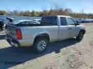 2003 Chevrolet Silverado 1500 Work Truck z VIN 2GCEC19X431393089, wystawiony jako Copart lot #91223905 z przebiegiem 242 081 mil mil oraz Czysty tytuł • Clean title. Historia ofert i sprzedaży dostępna na DreamBid. Obrazek 3.