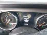 ✅ 2021 Jeep Gladiator Willys • VIN: 1C6HJTAG9ML559555 • Lot: 41669066. Wystawiony na IAAI z przebiegiem 74 799 mil. Bezpłatny archiwum sprzedaży aukcyjnych z USA i szczegółowy raport historii pojazdu na DreamBid. Zdjęcie 7.