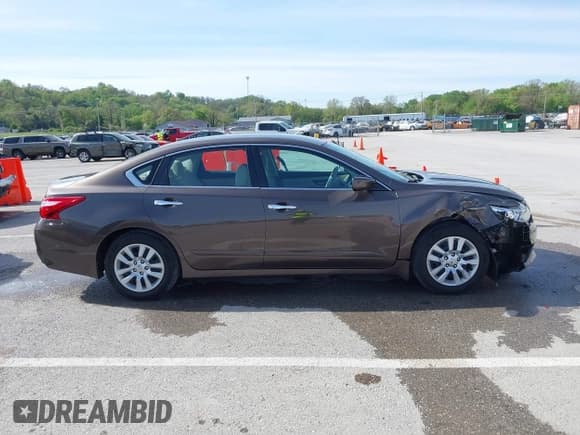 ✅ 2016 Nissan Altima S • VIN: 1N4AL3AP5GC114339 • Лот: 42080148. Опубликован ранее на IAAI с пробегом 141 247 миль. Бесплатный доступ к архиву аукционных продаж из США и подробный отчёт об истории автомобиля на DreamBid. Изображение 13.