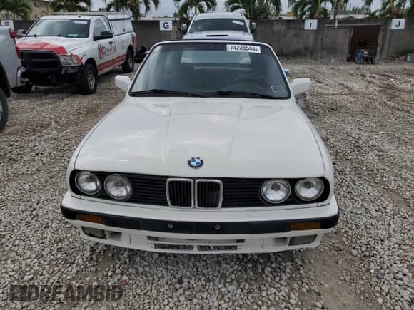 1992 BMW 3 Series z VIN WBABB2317NEC29787, wystawiony jako Copart lot #74238544 z przebiegiem 159 697 mil mil oraz Czysty tytuł • Clean title. Historia ofert i sprzedaży dostępna na DreamBid. Obrazek 5.