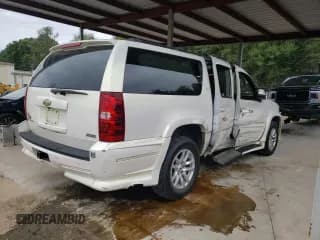 ✅ 2007 Chevrolet Suburban LT • VIN: 3GNFC16097G270307 • Lot: 70648294. Wystawiony na Copart z przebiegiem 218 283 mil. Bezpłatny archiwum sprzedaży aukcyjnych z USA i szczegółowy raport historii pojazdu na DreamBid. Zdjęcie 3.