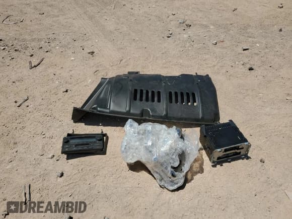 ✅ 2003 Toyota MR2 • VIN: JTDFR320830060014 • Лот: 56990865. Опубликован ранее на Copart с пробегом 138 008 миль. Бесплатный доступ к архиву аукционных продаж из США и подробный отчёт об истории автомобиля на DreamBid. Изображение 12.