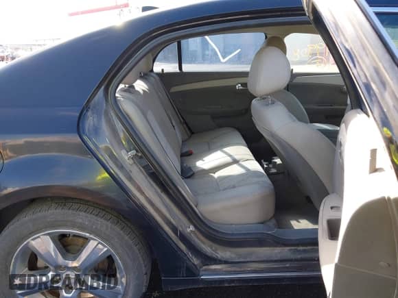 2012 Chevrolet Malibu 2LT z VIN 1G1ZD5EU4CF123265, wystawiony jako IAAI lot #43399908 z przebiegiem 146 993 mil mil oraz . Historia ofert i sprzedaży dostępna na DreamBid. Obrazek 8.