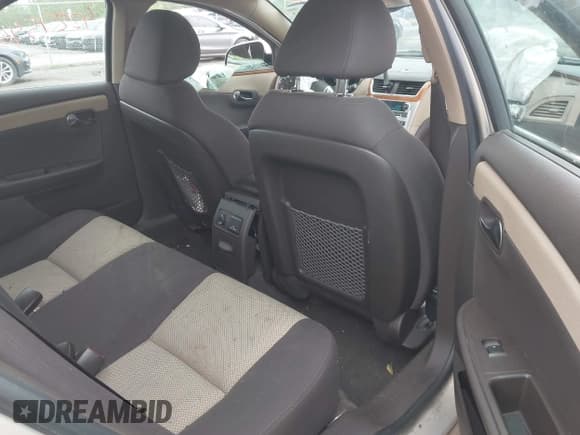 ✅ 2012 Chevrolet Malibu 1LT • VIN: 1G1ZC5E08CF200252 • Lot: 43232998. Wystawiony na IAAI z przebiegiem 176 559 mil. Bezpłatny archiwum sprzedaży aukcyjnych z USA i szczegółowy raport historii pojazdu na DreamBid. Zdjęcie 8.