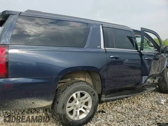 2019 Chevrolet Suburban LT z VIN 1GNSKHKC9KR392992, wystawiony jako Copart lot #65593854 z przebiegiem Nie podano mil oraz Nie do naprawy • Non repairable. Historia ofert i sprzedaży dostępna na DreamBid. Obrazek 11.