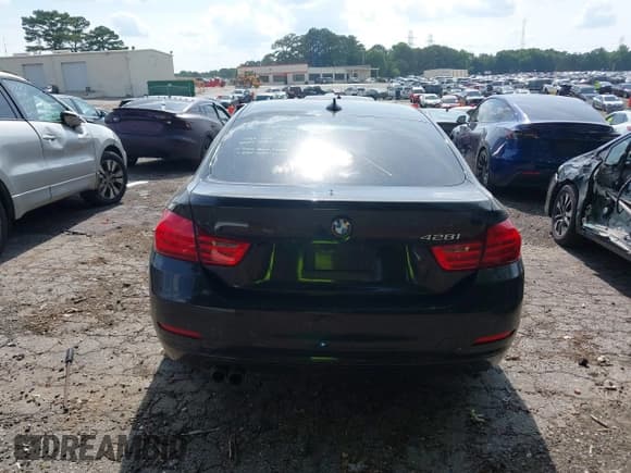 ✅ 2015 BMW 4 Series 428i • VIN: WBA4A5C56FGK15530 • Lot: 42416327. Wystawiony na IAAI z przebiegiem 129 081 mil. Bezpłatny archiwum sprzedaży aukcyjnych z USA i szczegółowy raport historii pojazdu na DreamBid. Zdjęcie 16.