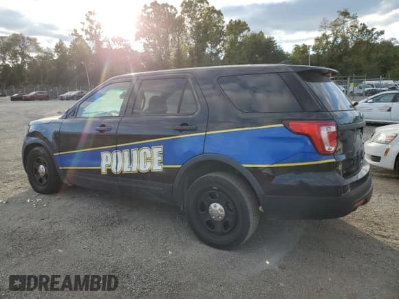 ✅ 2016 Ford Police Interceptor Utility • VIN: 1FM5K8AT5GGA37243 • Лот: 72740584. Опубликован ранее на Copart с пробегом 125 836 миль. Бесплатный доступ к архиву аукционных продаж из США и подробный отчёт об истории автомобиля на DreamBid. Изображение 2.