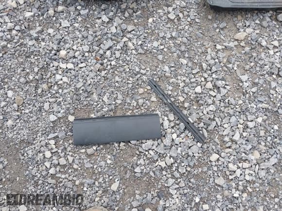 ✅ 2022 Ford Maverick Lariat • VIN: 3FTTW8E39NRA79706 • Lot: 43576136. Wystawiony na IAAI z przebiegiem 35 040 mil. Bezpłatny archiwum sprzedaży aukcyjnych z USA i szczegółowy raport historii pojazdu na DreamBid. Zdjęcie 12.