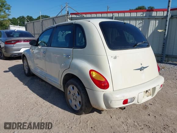 ✅ 2004 Chrysler PT Cruiser • VIN: 3C4FY48B14T256981 • Lot: 42579326. Listed on IAAI with 128,243 mi. Free auction sales archive from the USA and detailed vehicle history report at DreamBid. Image 3.