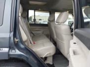 ✅ 2007 Jeep Commander Limited • VIN: 1J8HH582X7C531139 • Lot: 42752720. Wystawiony na IAAI z przebiegiem 219 122 mil. Bezpłatny archiwum sprzedaży aukcyjnych z USA i szczegółowy raport historii pojazdu na DreamBid. Zdjęcie 8.