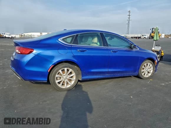 ✅ 2015 Chrysler 200 C • VIN: 1C3CCCCG7FN600450 • Lot: 95571455. Wystawiony na Copart z przebiegiem 91 950 mil. Bezpłatny archiwum sprzedaży aukcyjnych z USA i szczegółowy raport historii pojazdu na DreamBid. Zdjęcie 3.