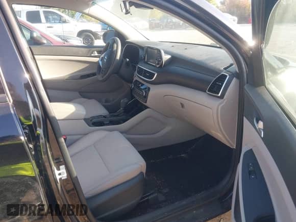 2019 Hyundai Tucson Value with VIN KM8J33A48KU925616, listed as a IAAI auction lot 43364206 with 71,119 mi miles and . Bid and sale history available at DreamBid. Image 5.