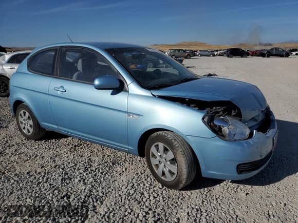 2010 Hyundai Accent GS with VIN KMHCM3AC7AU184628, listed as a Copart auction lot 75570754 with 152,295 mi miles and Salvage title. Bid and sale history available at DreamBid. Image 4.