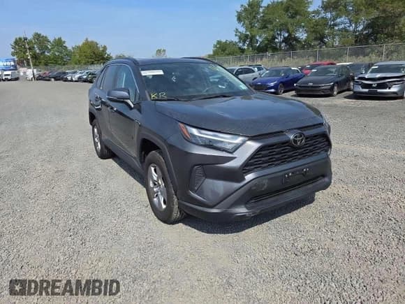 ✅ 2023 Toyota RAV4 XLE • VIN: 2T3P1RFV2PC327610 • Lot: 92284875. Wystawiony na Copart z przebiegiem 18 851 mil. Bezpłatny archiwum sprzedaży aukcyjnych z USA i szczegółowy raport historii pojazdu na DreamBid. Zdjęcie 3.