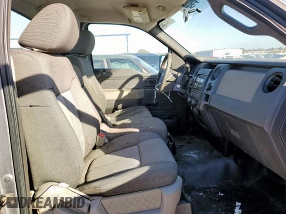 ✅ 2010 Ford F-150 XL • VIN: 1FTMF1CW0AKE74641 • Lot: 91422345. Wystawiony na Copart z przebiegiem 158 019 mil. Bezpłatny archiwum sprzedaży aukcyjnych z USA i szczegółowy raport historii pojazdu na DreamBid. Zdjęcie 10.