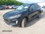 ✅ 2020 Ford Escape Titanium • VIN: 1FMCU9J96LUA72557 • Lot: 42204154. Listed on IAAI with 100 mi. Free auction sales archive from the USA and detailed vehicle history report at DreamBid. Image 17.