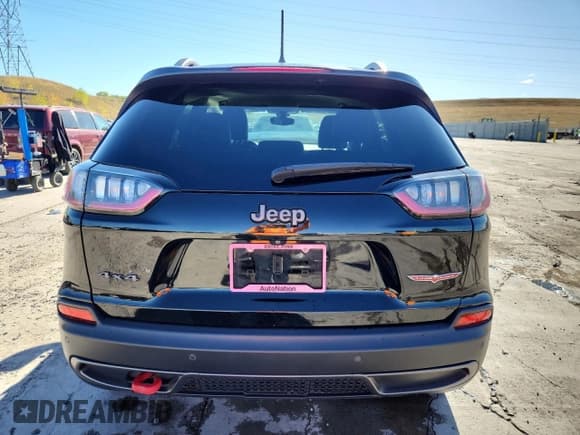 ✅ 2020 Jeep Cherokee Trailhawk • VIN: 1C4PJMBX4LD641288 • Lot: 85171585. Listed on Copart with 36,975 mi. Free auction sales archive from the USA and detailed vehicle history report at DreamBid. Image 6.