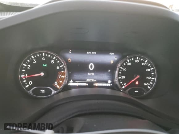 ✅ 2021 Jeep Renegade Latitude • VIN: ZACNJDBB9MPN33115 • Lot: 82581835. Wystawiony na Copart z przebiegiem 80 238 mil. Bezpłatny archiwum sprzedaży aukcyjnych z USA i szczegółowy raport historii pojazdu na DreamBid. Zdjęcie 9.