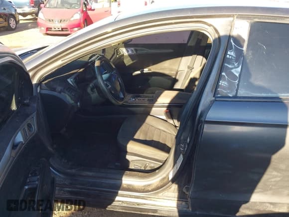 ✅ 2017 Ford Fusion Hybrid SE • VIN: 3FA6P0LU9HR384981 • Lot: 43904987. Listed on IAAI with 260,077 mi. Free auction sales archive from the USA and detailed vehicle history report at DreamBid. Image 17.