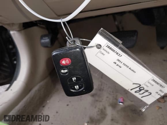 ✅ 2011 Toyota Avalon • VIN: 4T1BK3DB7BU395043 • Lot: 43384641. Wystawiony na IAAI z przebiegiem 126 281 mil. Bezpłatny archiwum sprzedaży aukcyjnych z USA i szczegółowy raport historii pojazdu na DreamBid. Zdjęcie 11.