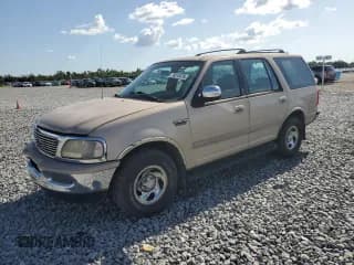 ✅ 1998 Ford Expedition XLT • VIN: 1FMEU1761WLA08539 • Lot: 70013475. Listed on Copart with 130,120 mi. Free auction sales archive from the USA and detailed vehicle history report at DreamBid. Image 1.