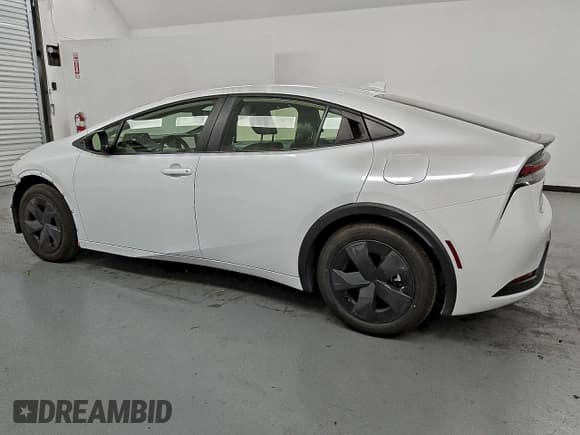 ✅ 2025 Toyota Prius LE • VIN: JTDACAAUXS3062249 • Lot: 91310765. Listed on Copart with 586 mi. Free auction sales archive from the USA and detailed vehicle history report at DreamBid. Image 2.