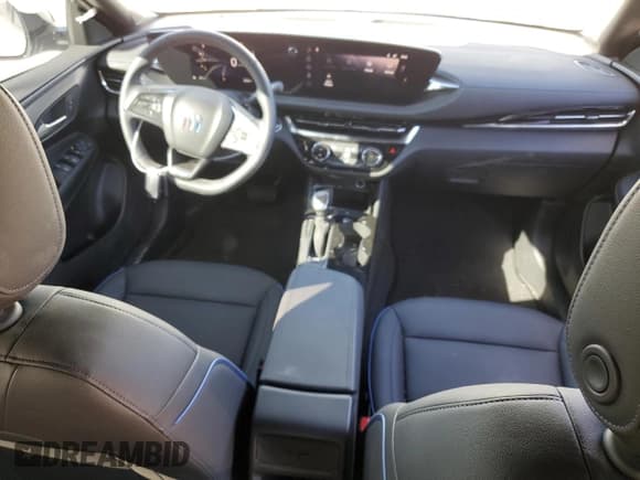 ✅ 2024 Buick Envista Sport Touring • VIN: KL47LBE26RB043720 • Лот: 42143704. Опубликован ранее на Copart с пробегом 3 334 миль. Бесплатный доступ к архиву аукционных продаж из США и подробный отчёт об истории автомобиля на DreamBid. Изображение 8.